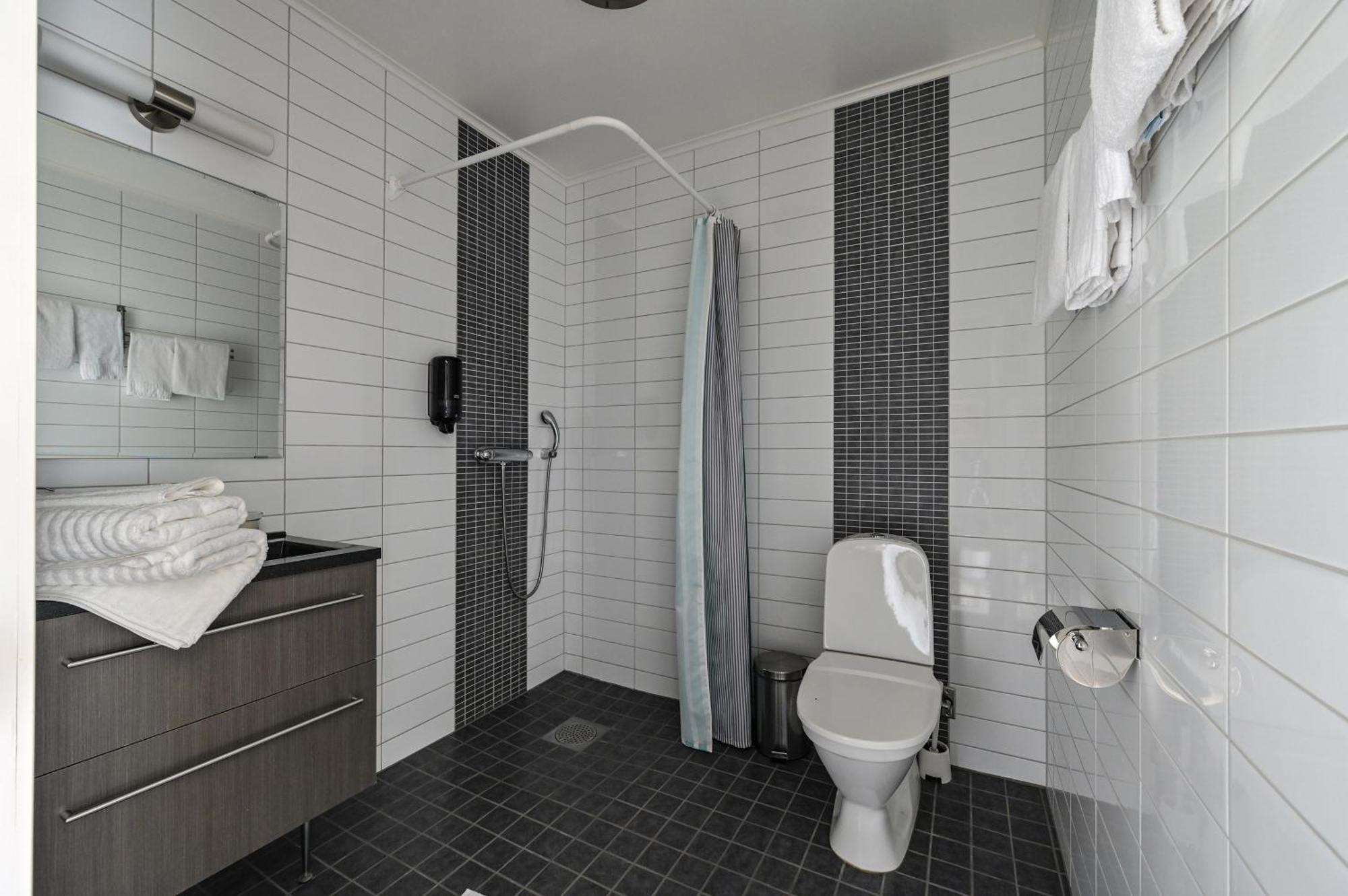 Ettsmart Hotell โซเลนทูนา ภายนอก รูปภาพ